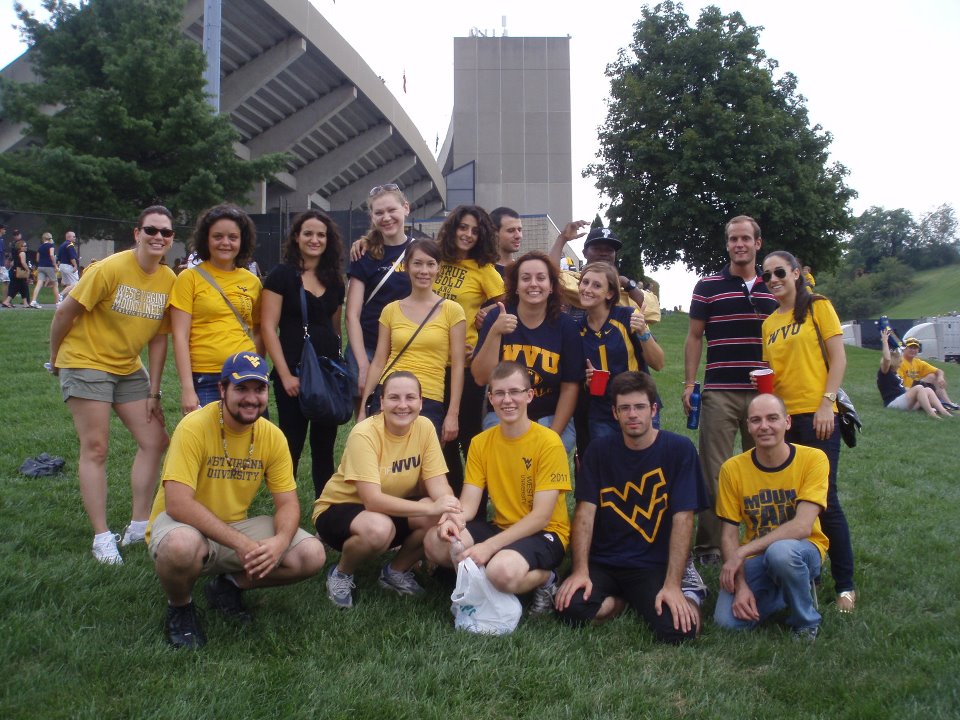 315672_2453754546239_137606626_n